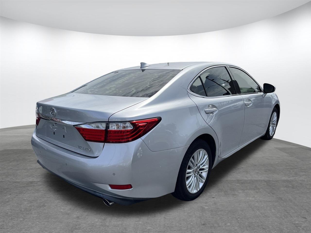 Lexus ES 350  2015