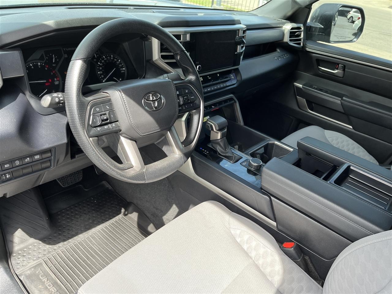 Toyota Tundra 2WD  2025