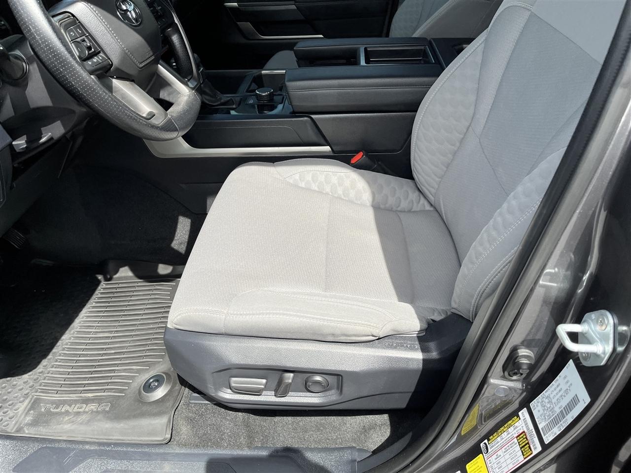 Toyota Tundra 2WD  2025