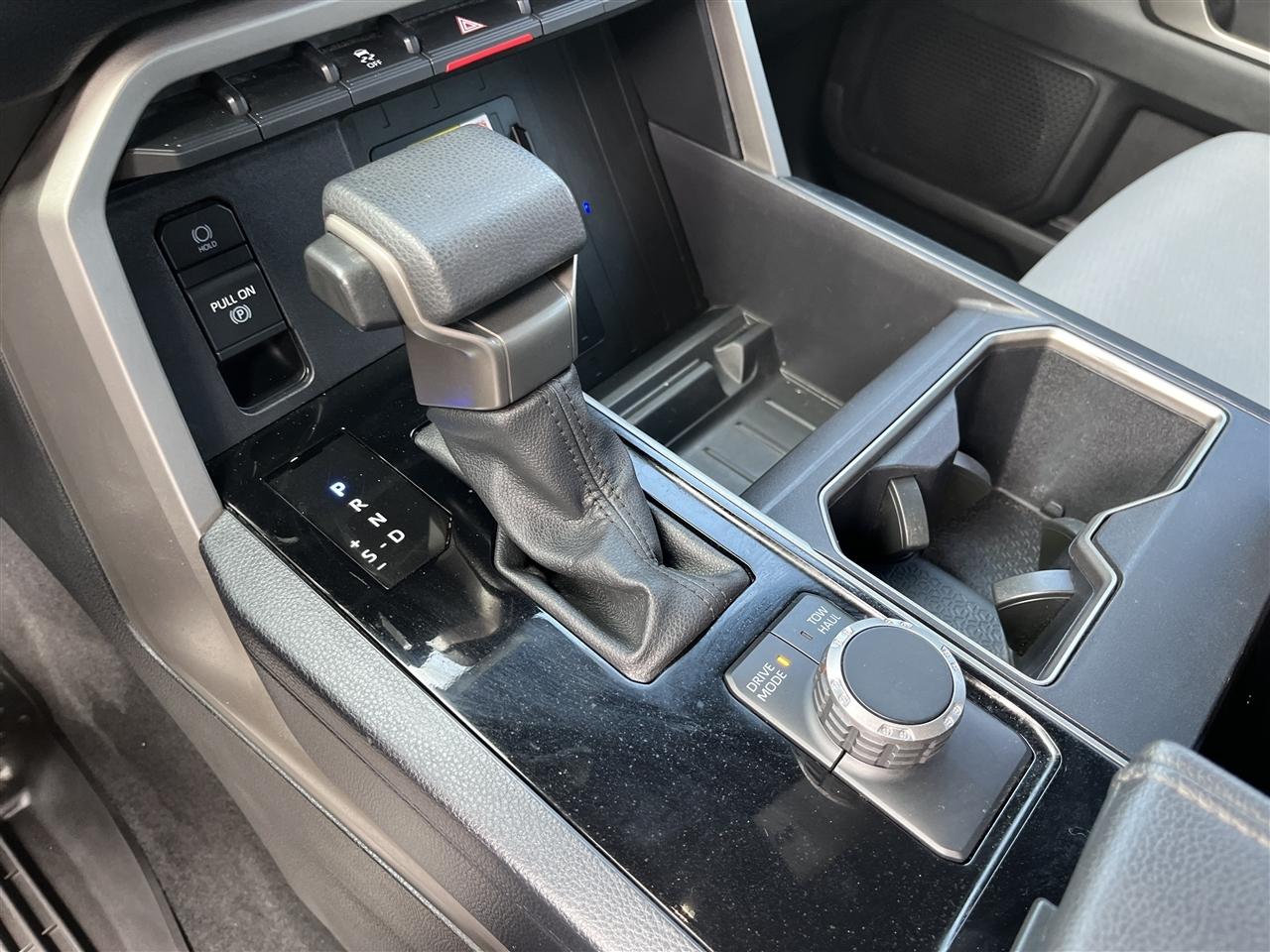 Toyota Tundra 2WD  2025