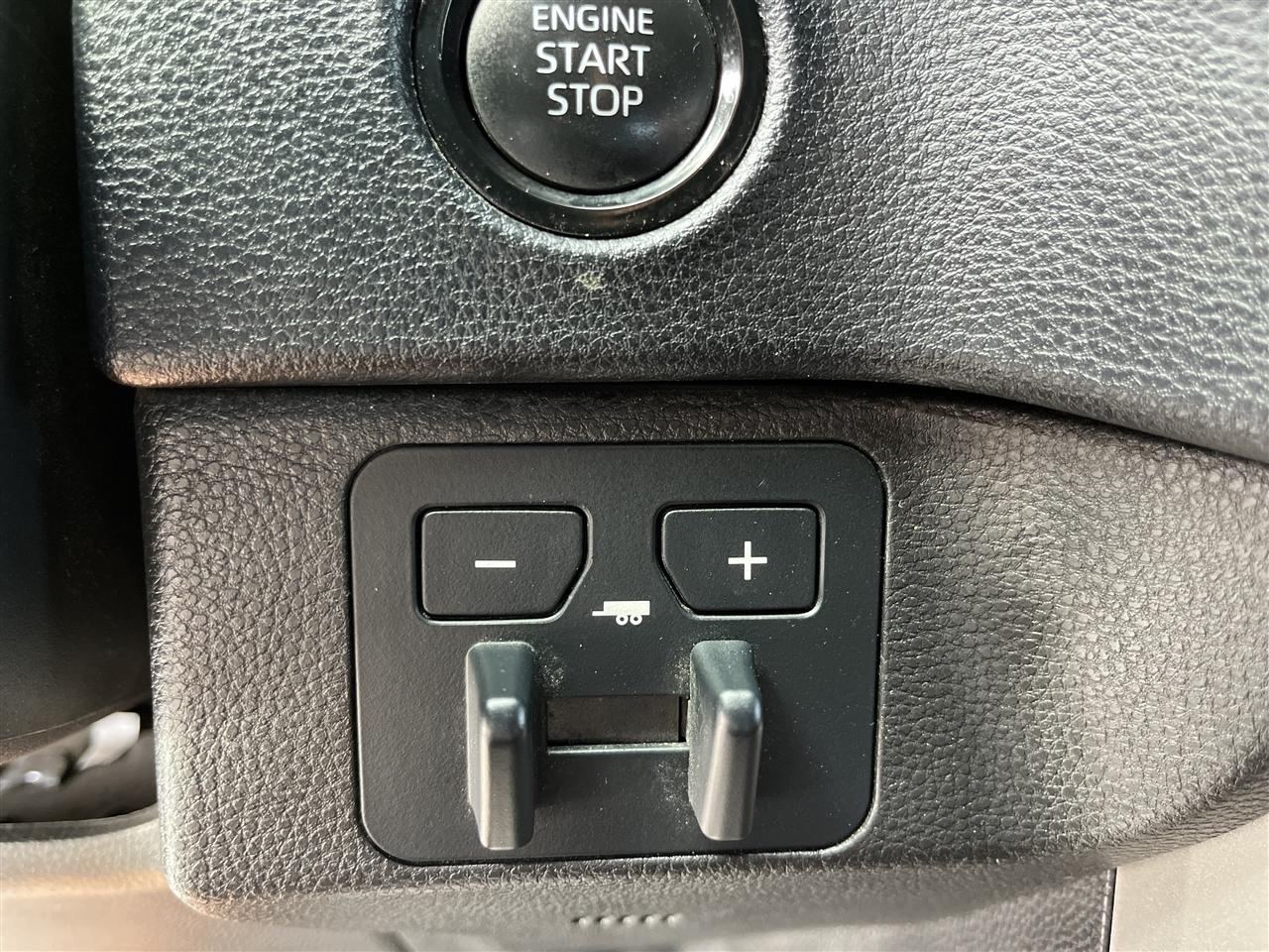 Toyota Tundra 2WD  2025
