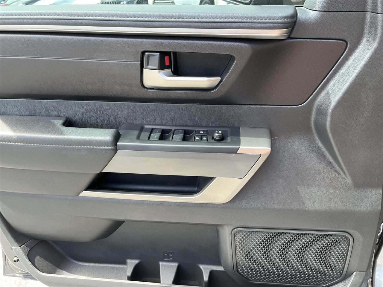 Toyota Tundra 2WD  2025