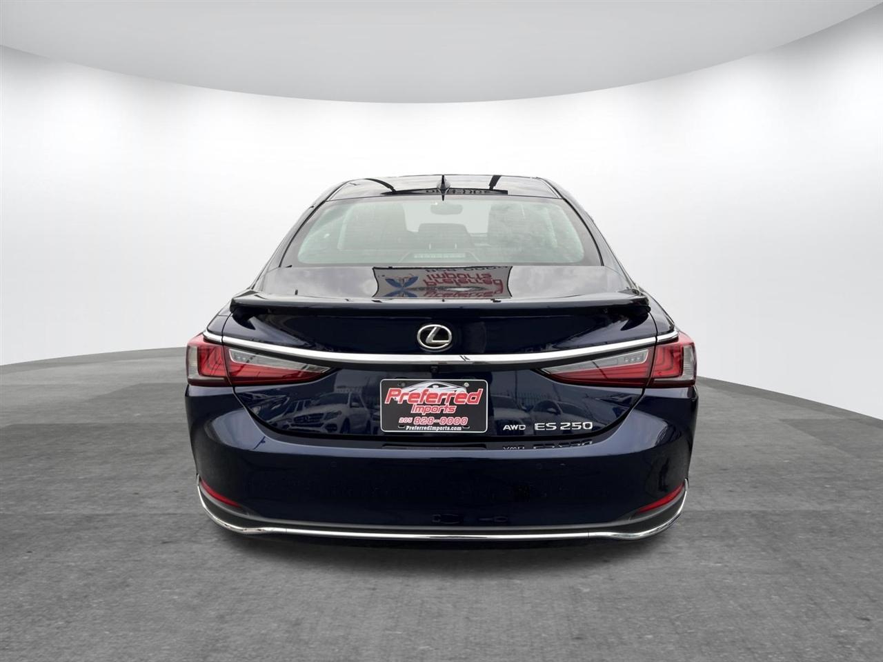 Lexus ES  2023