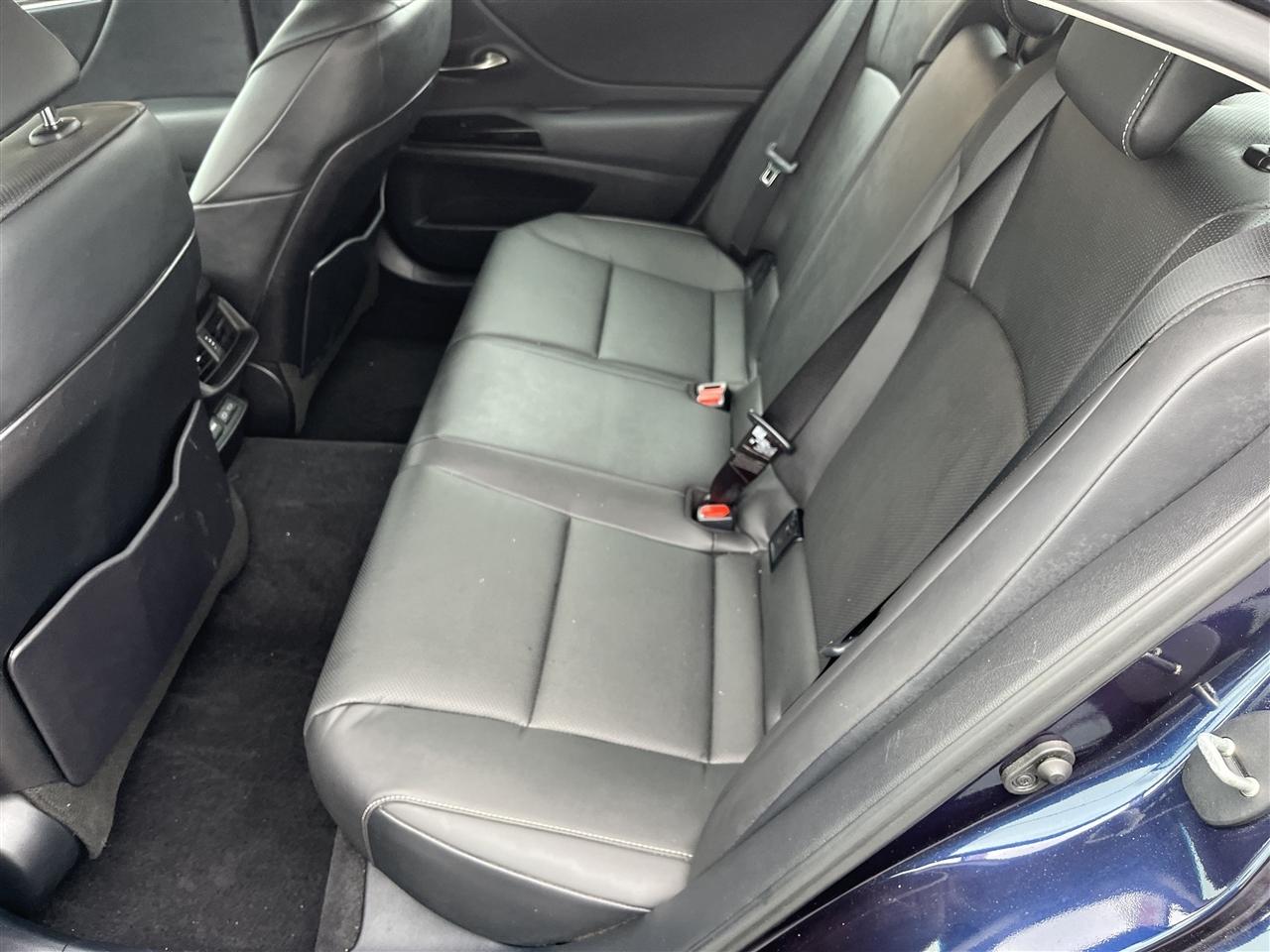 Lexus ES  2023