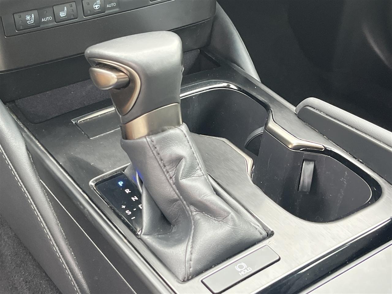 Lexus ES  2023