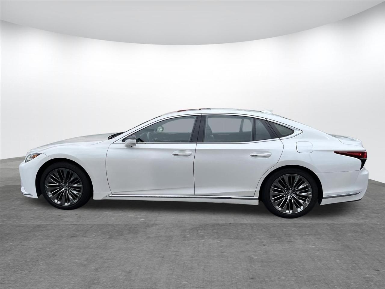 Lexus LS  2022