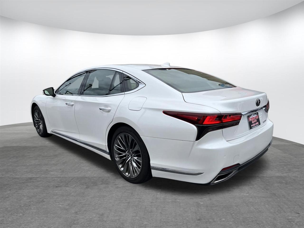 Lexus LS  2022
