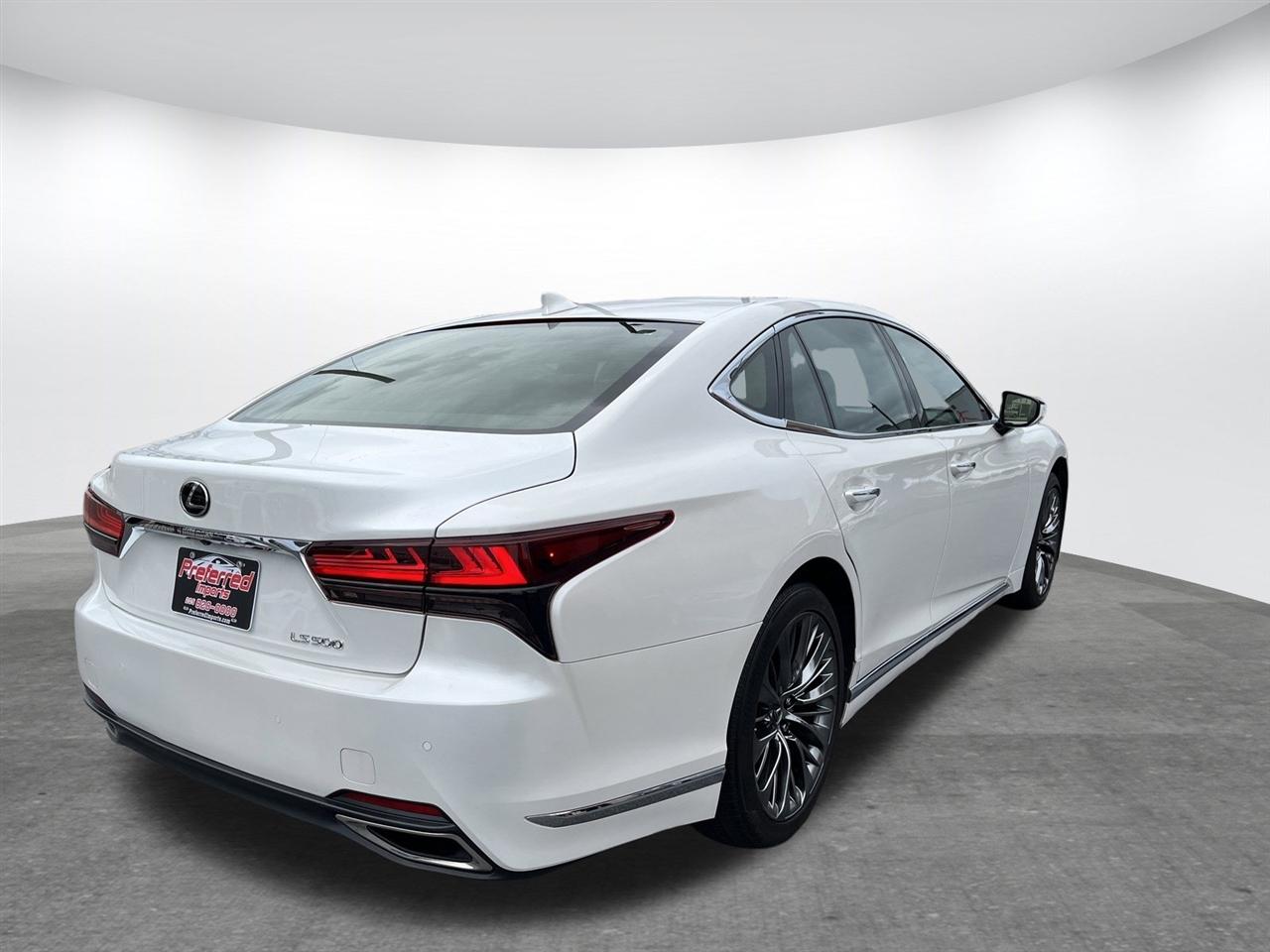Lexus LS  2022