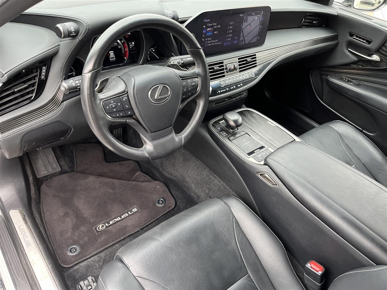 Lexus LS  2022
