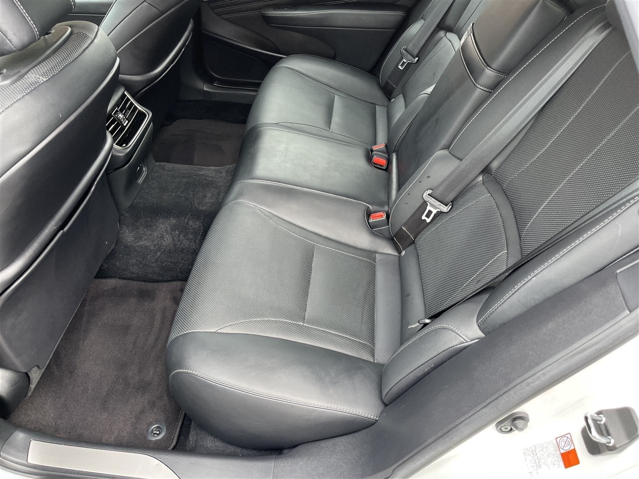 Lexus LS  2022