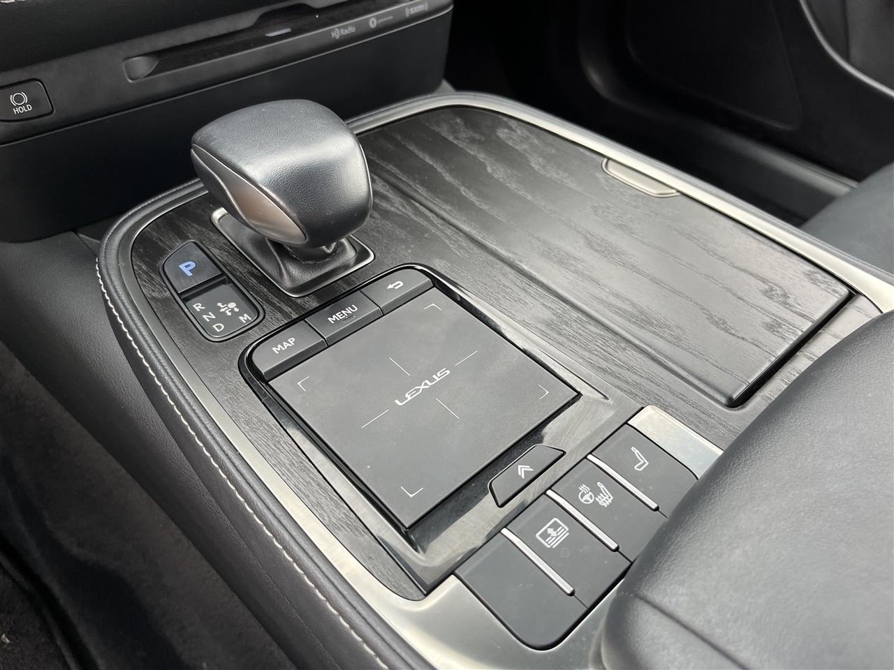 Lexus LS  2022