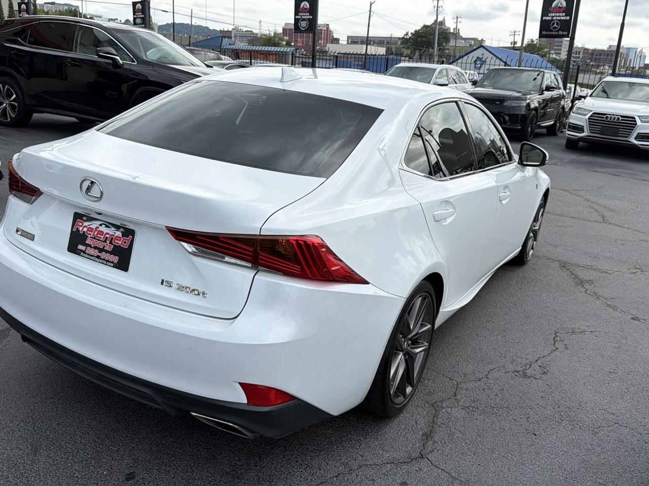 Lexus IS  2017