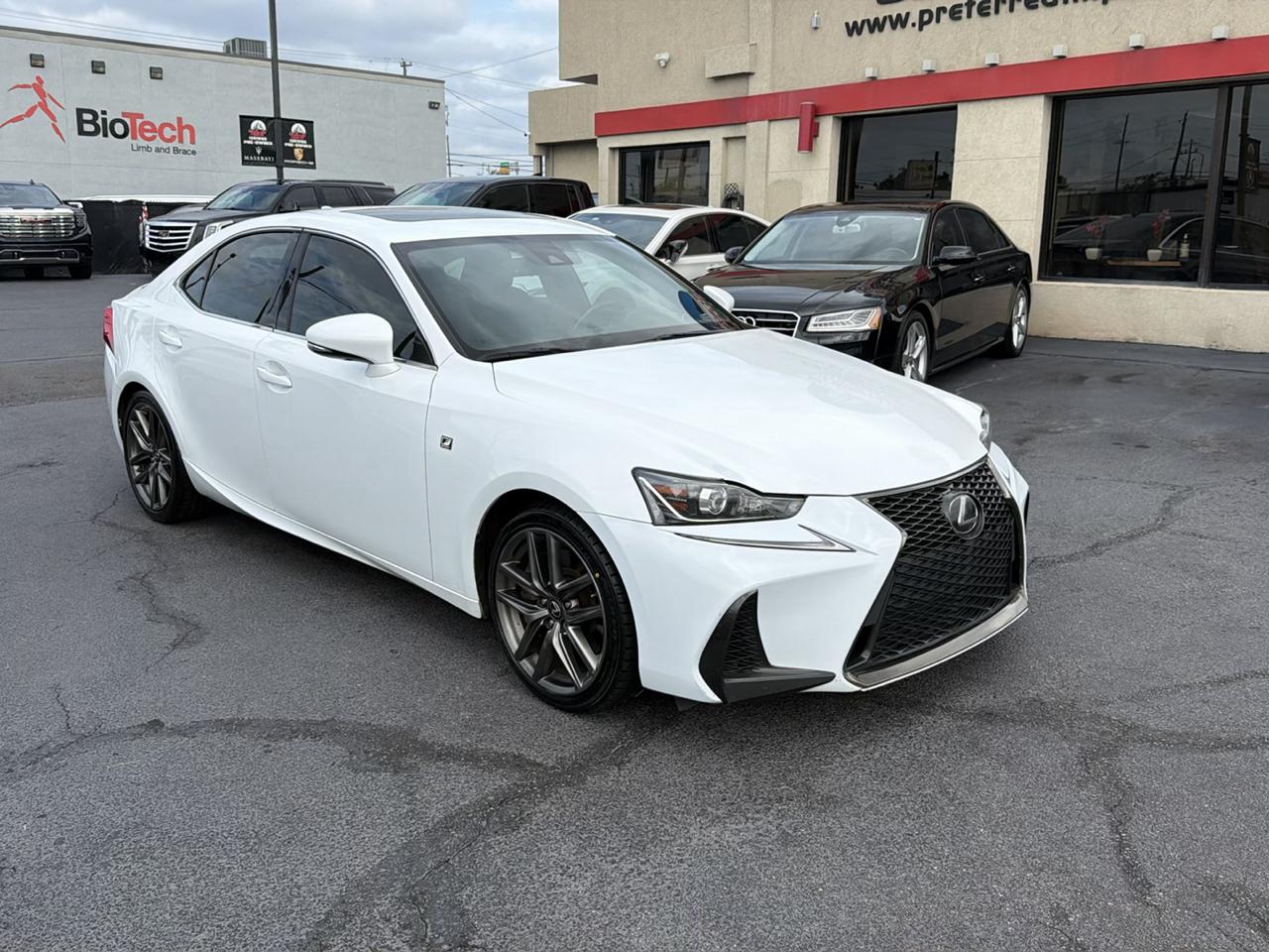 Lexus IS  2017