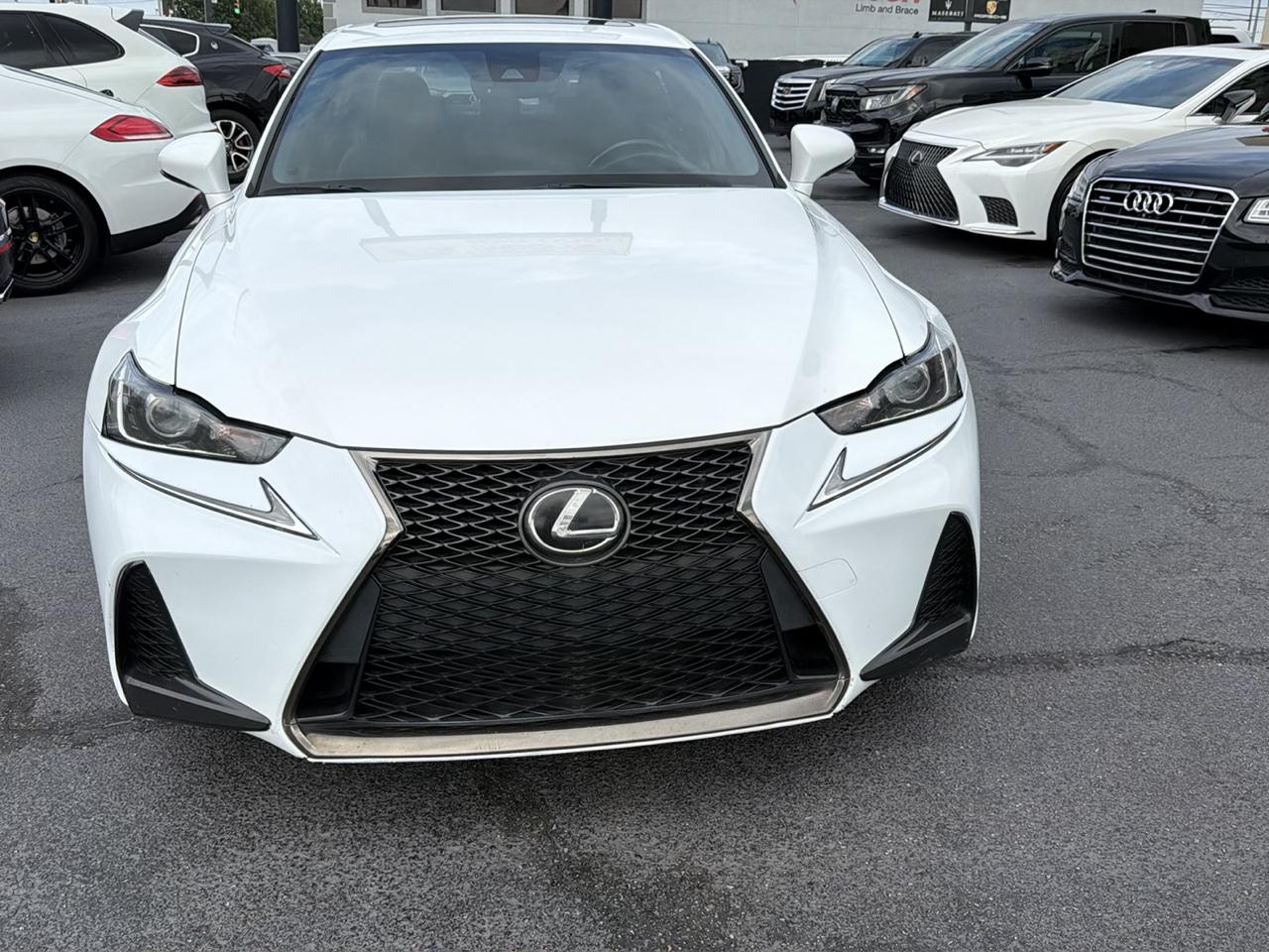 Lexus IS  2017