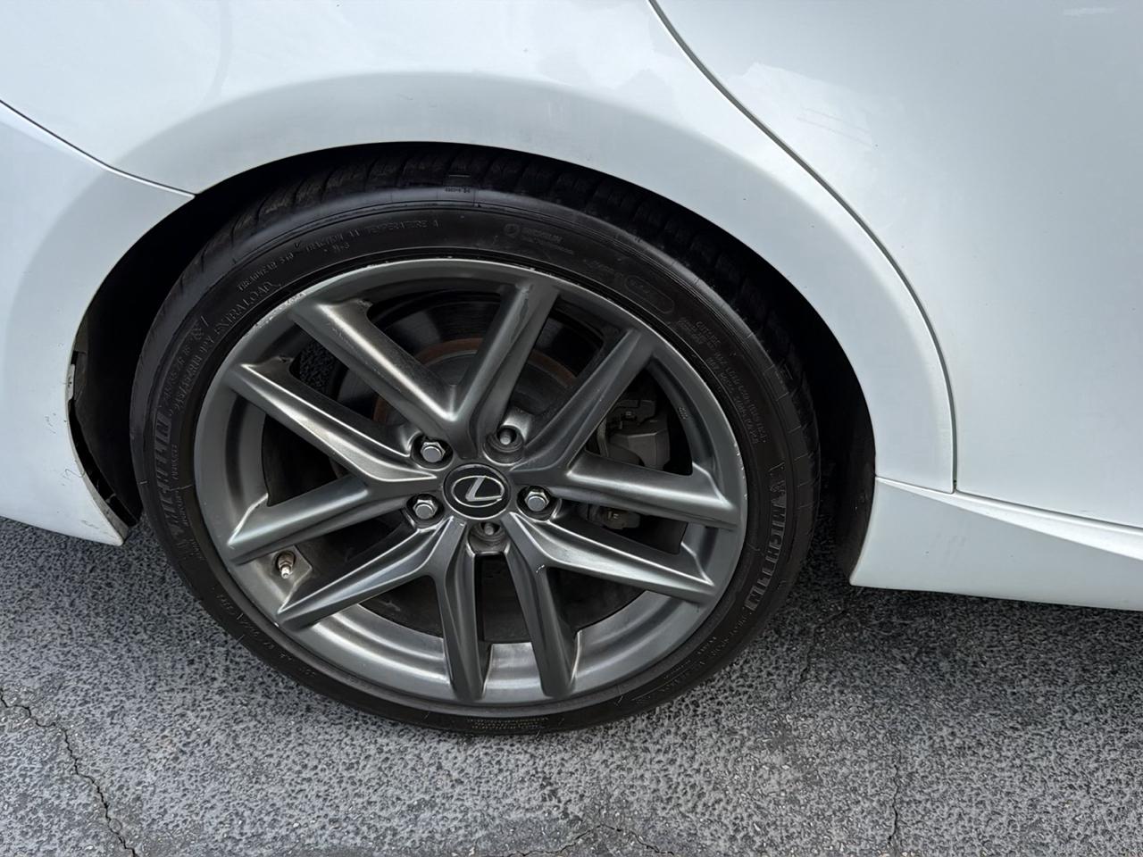 Lexus IS  2017
