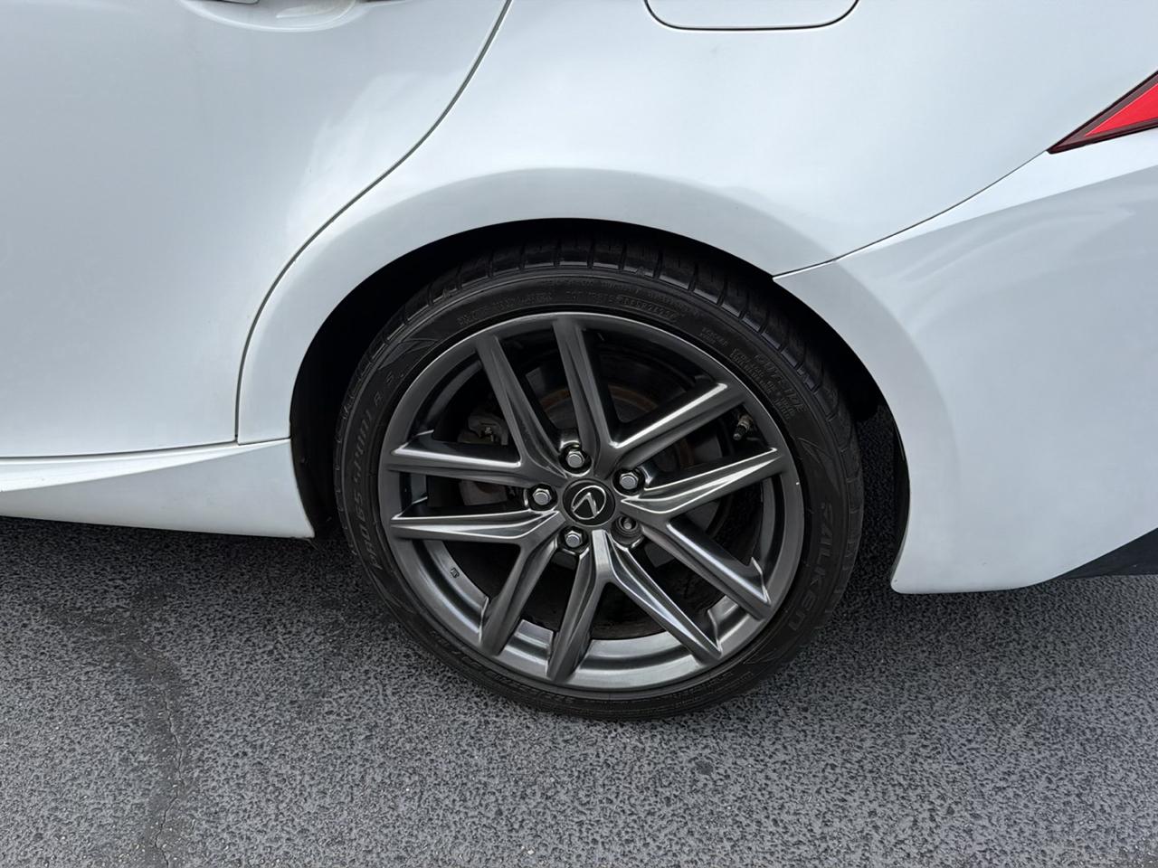 Lexus IS  2017