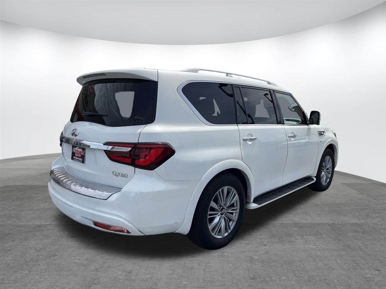 Infiniti QX80  2020