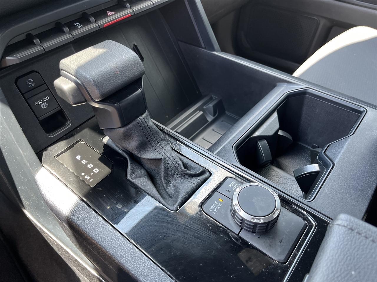 Toyota Tundra 2WD  2025