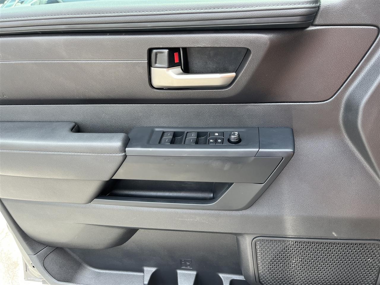 Toyota Tundra 2WD  2025