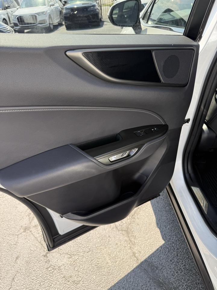 Lexus NX  2024