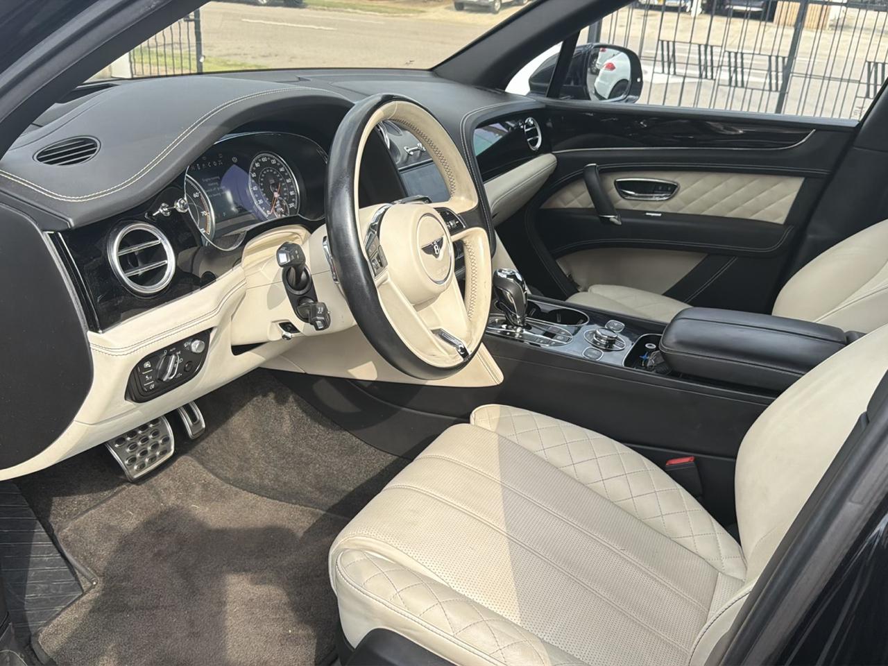 Bentley Bentayga  2017