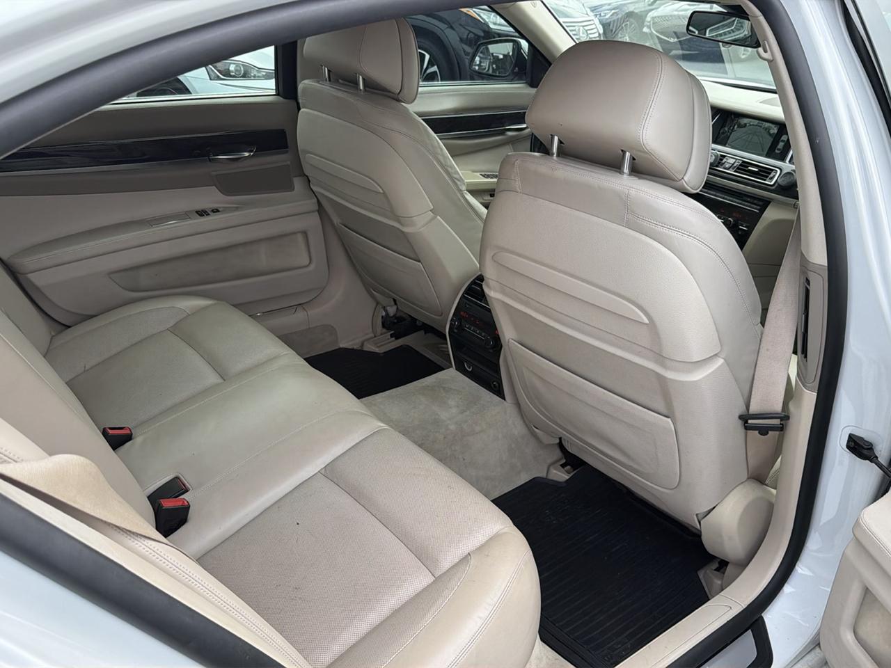 BMW 7 Series  2013