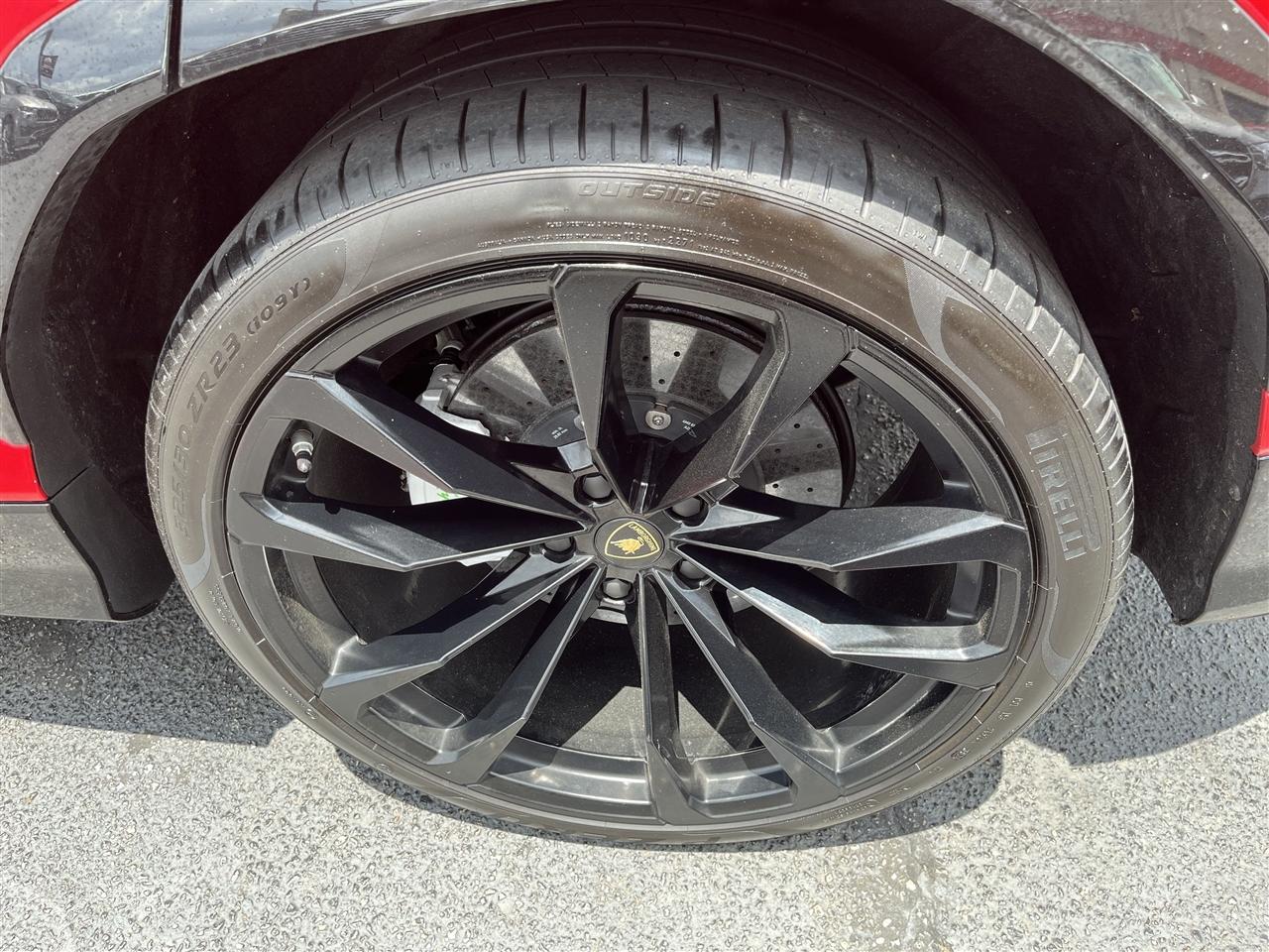 Lamborghini Urus  2020