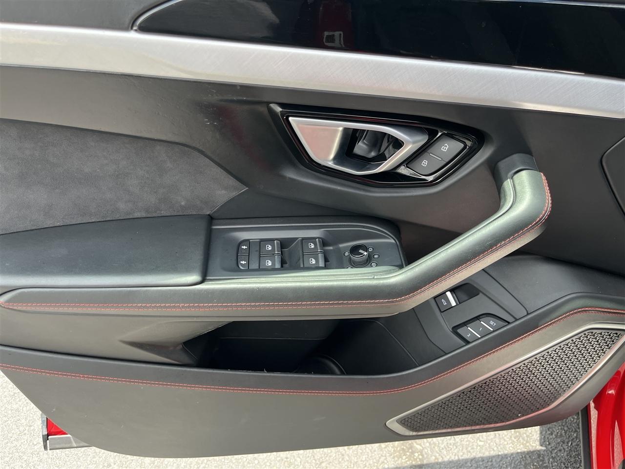 Lamborghini Urus  2020
