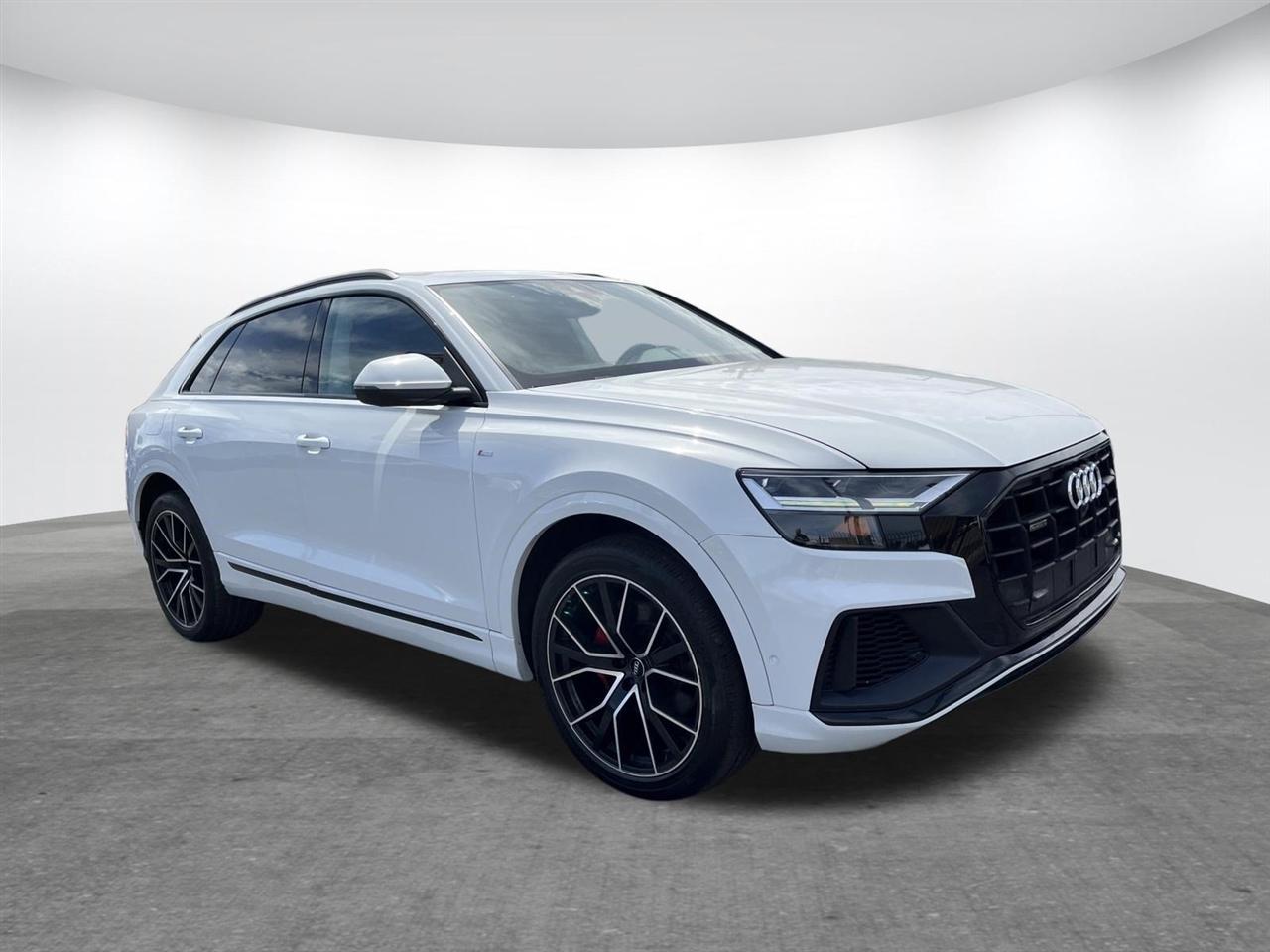 Audi Q8  2021
