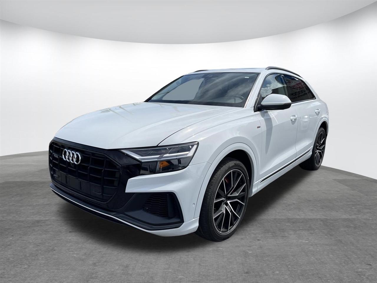 Audi Q8  2021