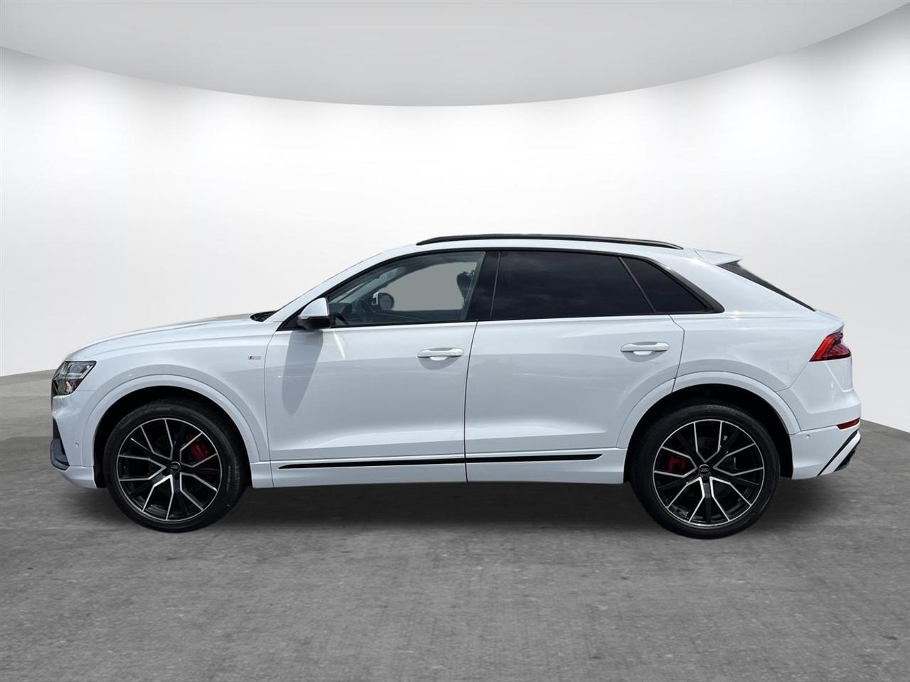 Audi Q8  2021