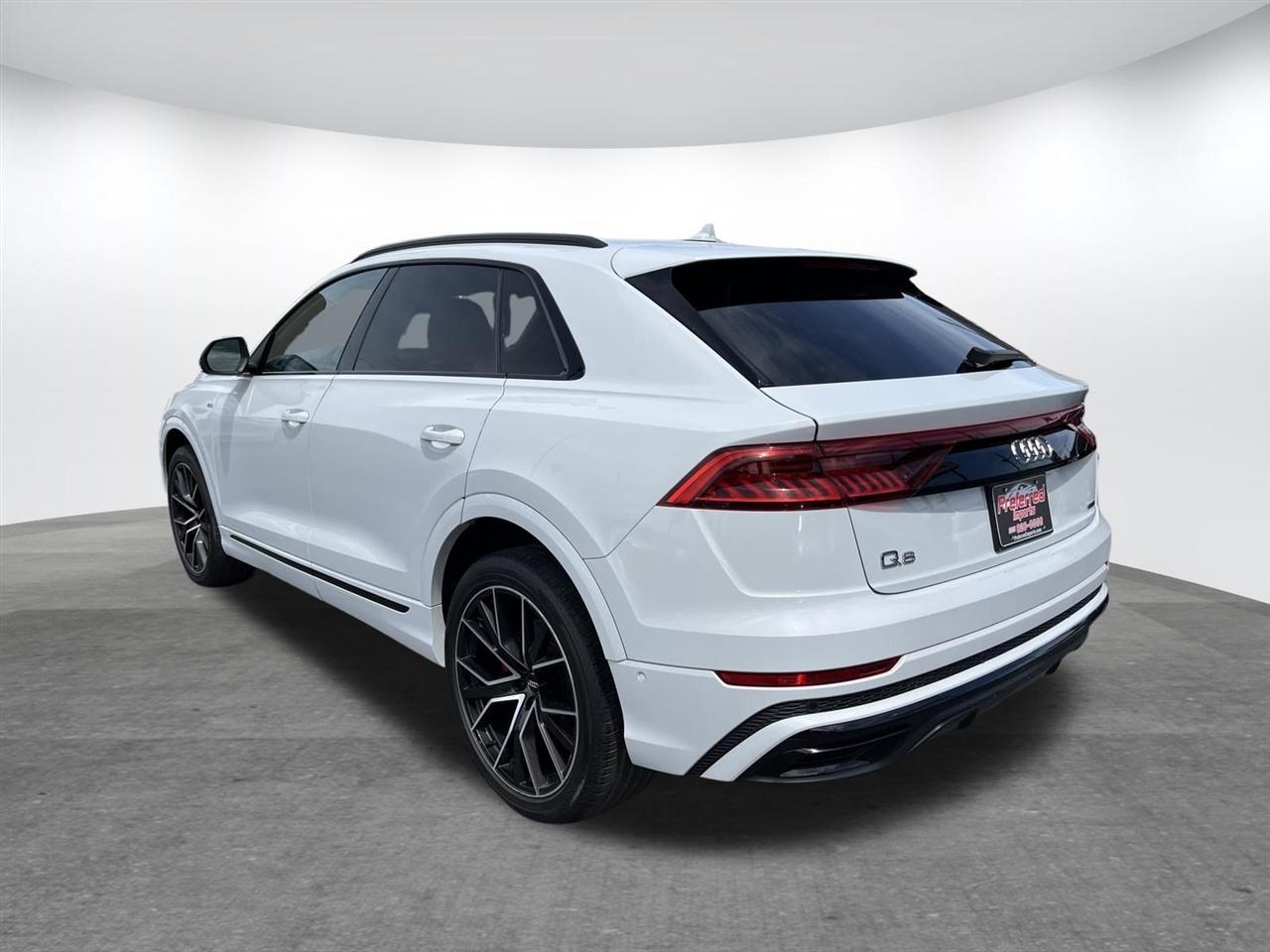 Audi Q8  2021