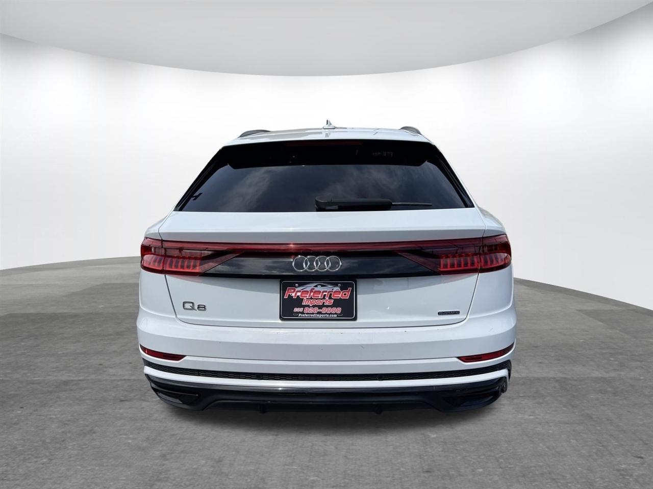 Audi Q8  2021