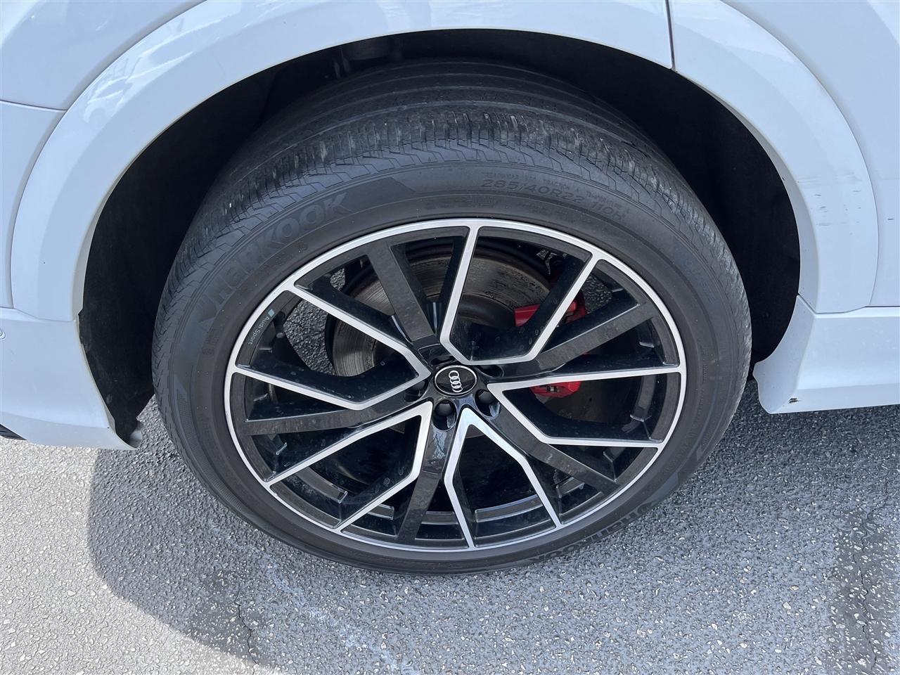 Audi Q8  2021