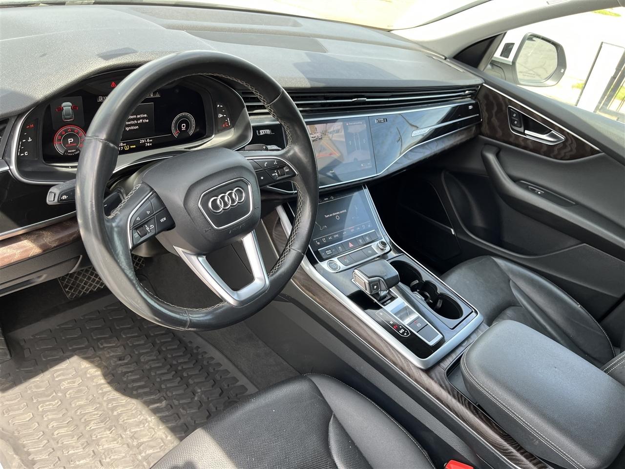 Audi Q8  2021