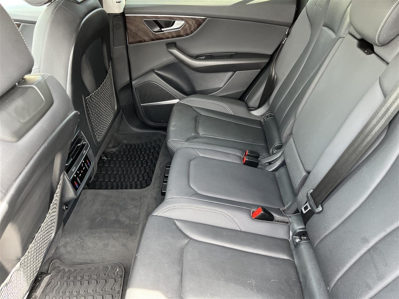 Audi Q8  2021