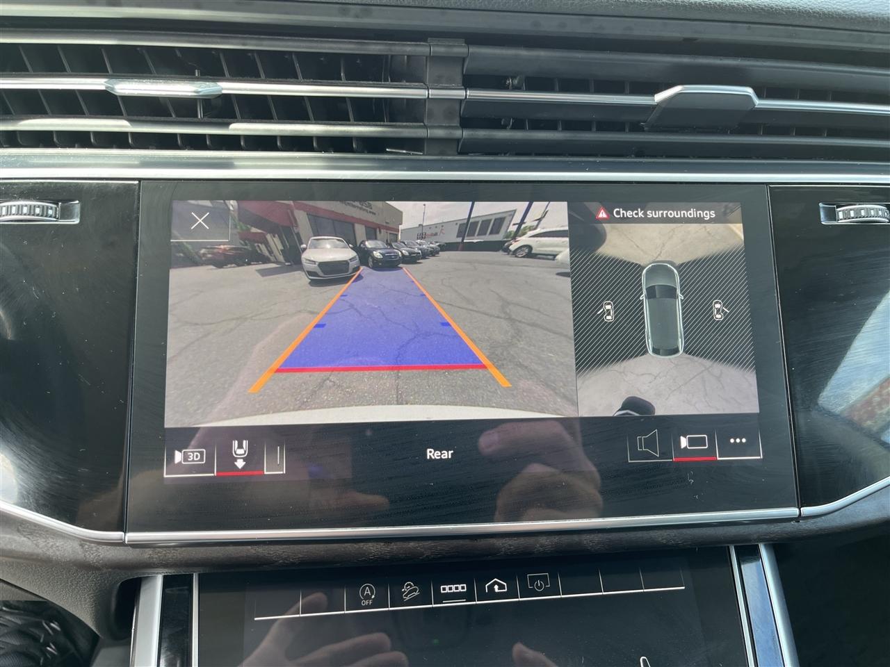 Audi Q8  2021