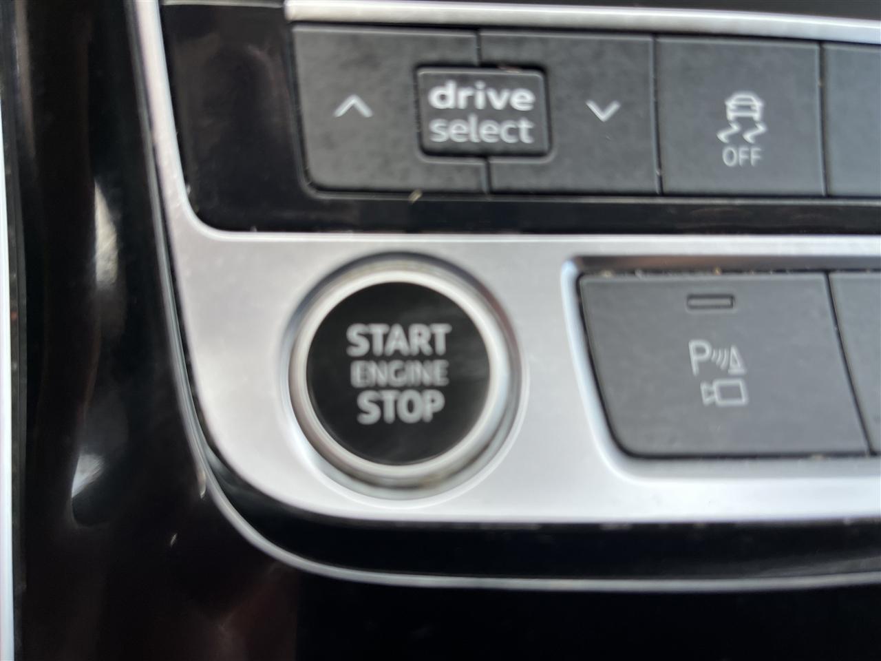 Audi Q8  2021