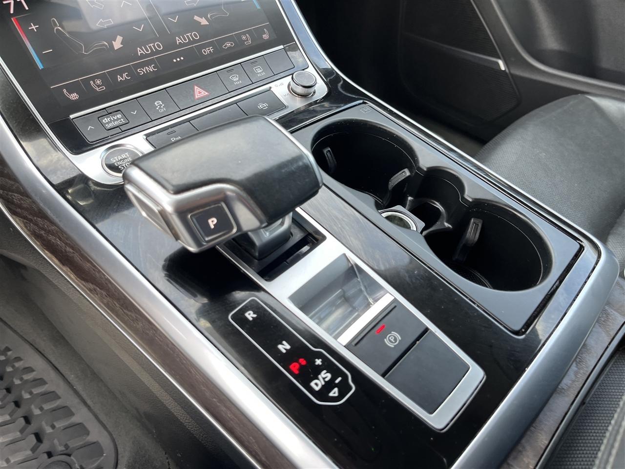 Audi Q8  2021