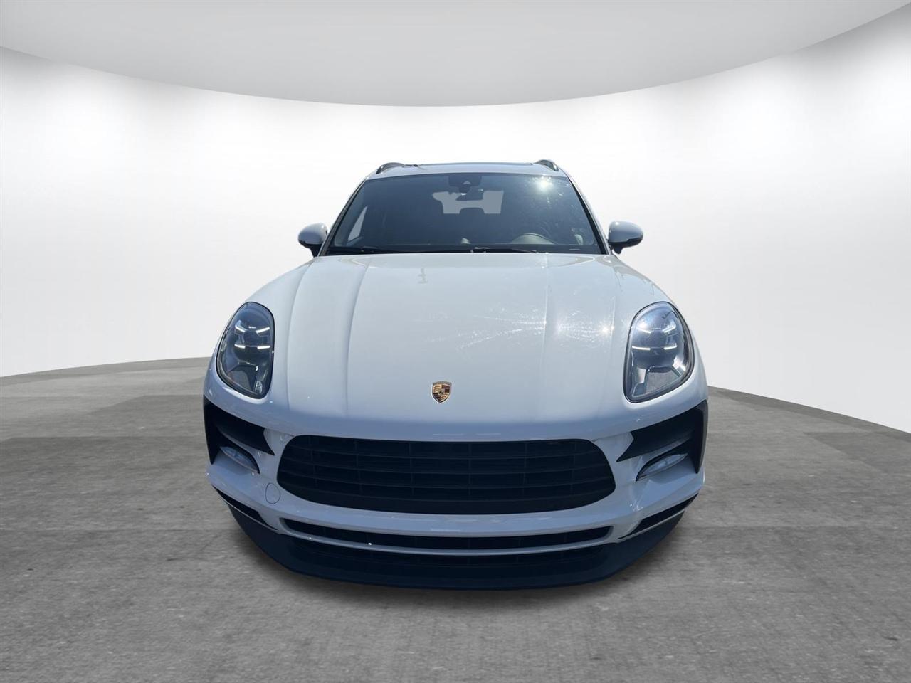 Porsche Macan  2021