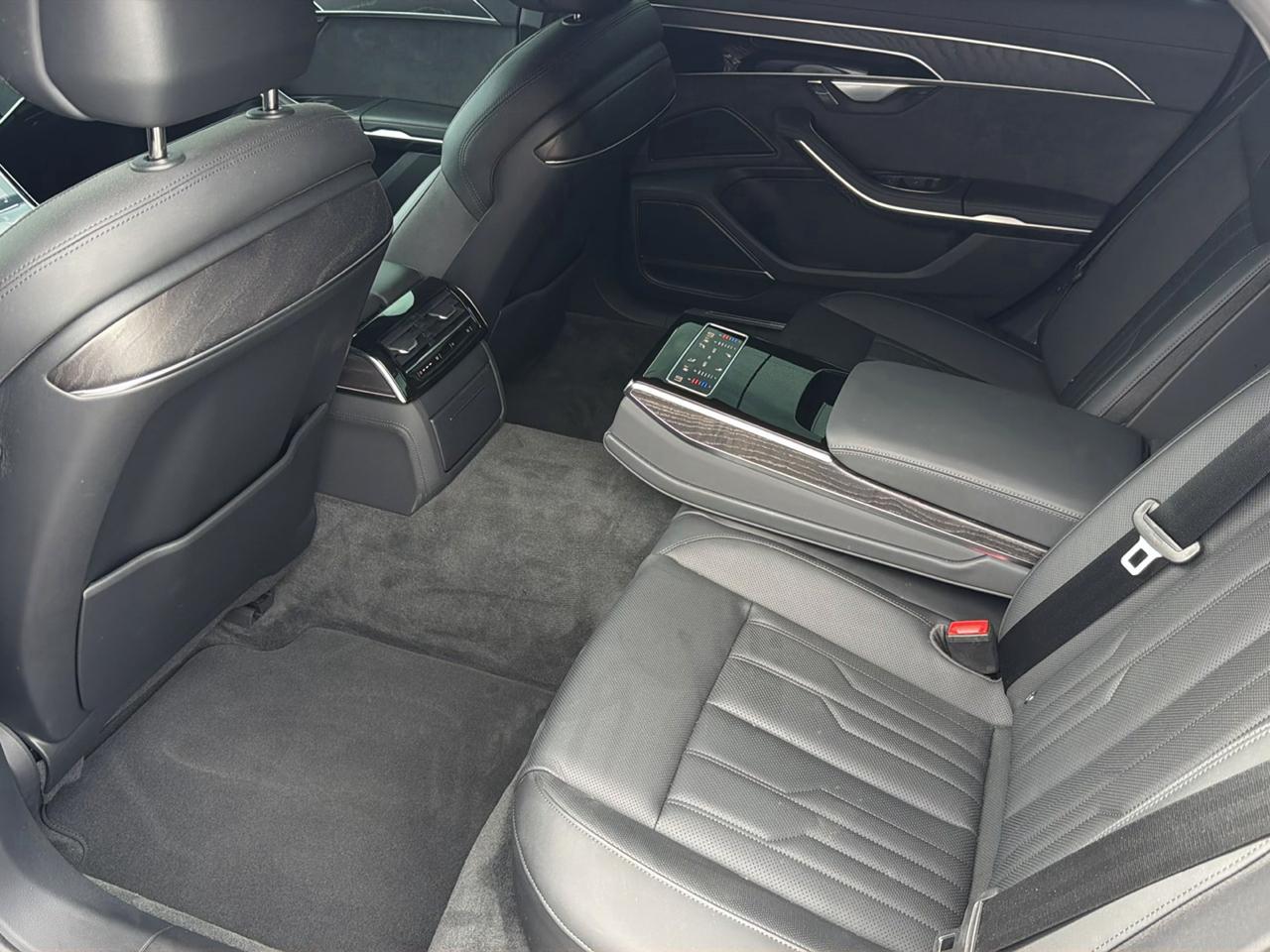 Audi A8  2025