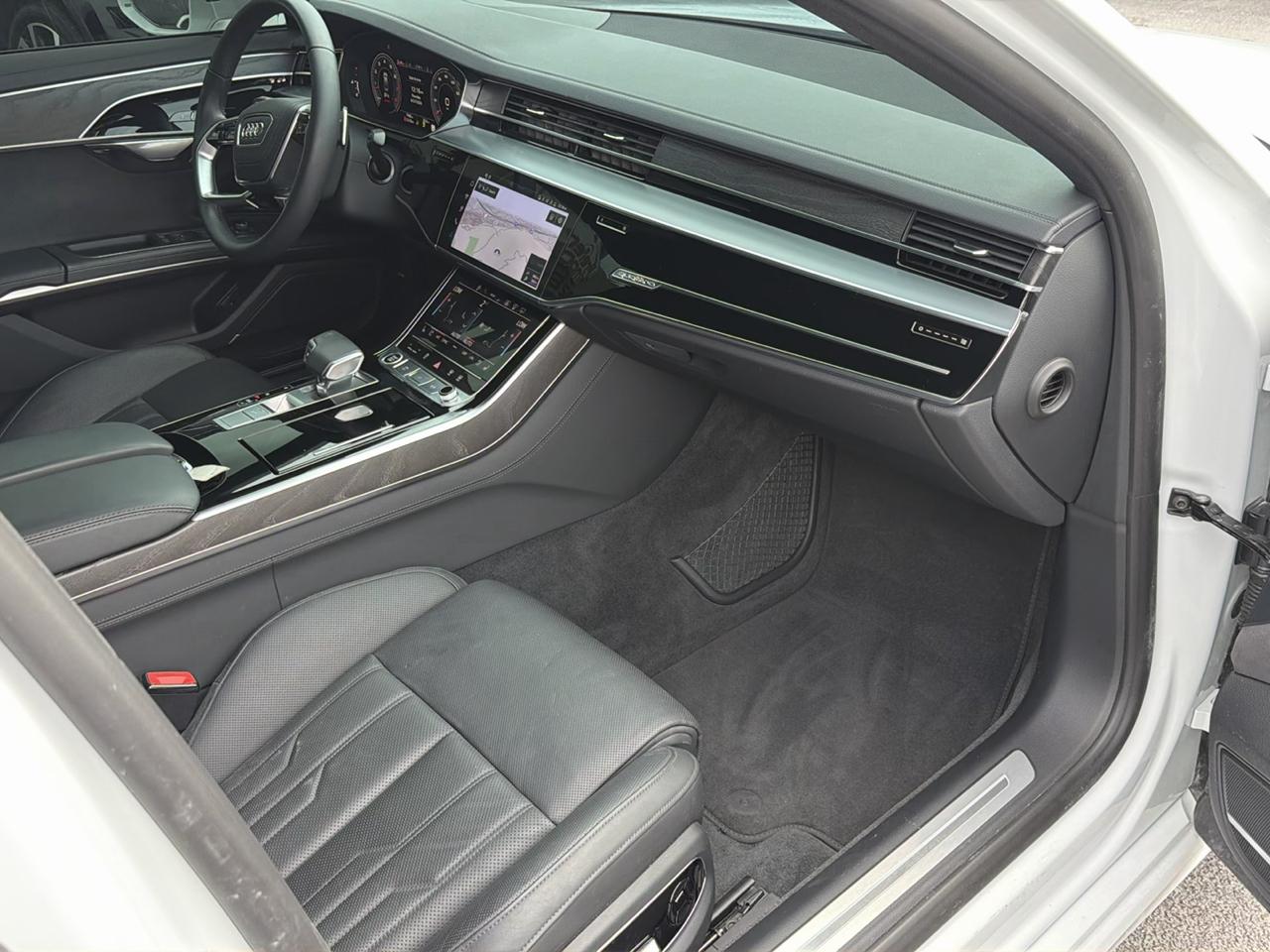 Audi A8  2025