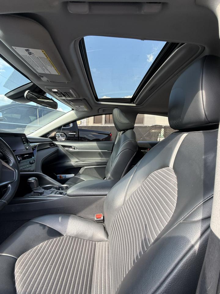 Toyota Camry  2023