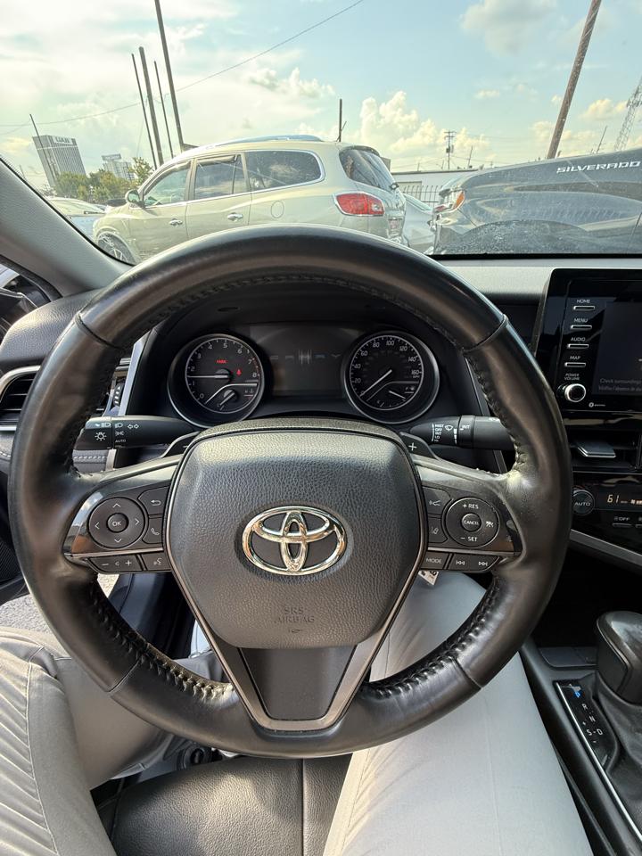Toyota Camry  2023