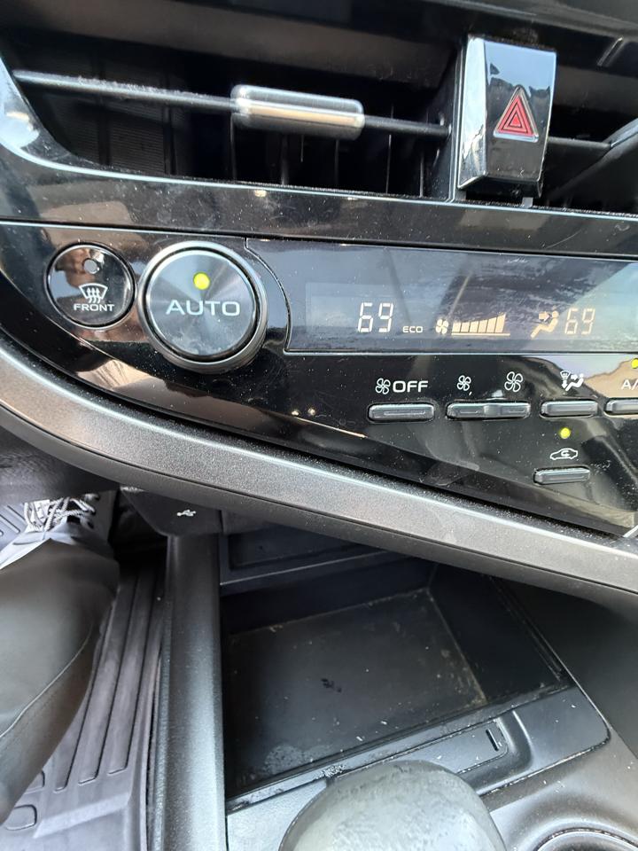 Toyota Camry  2023