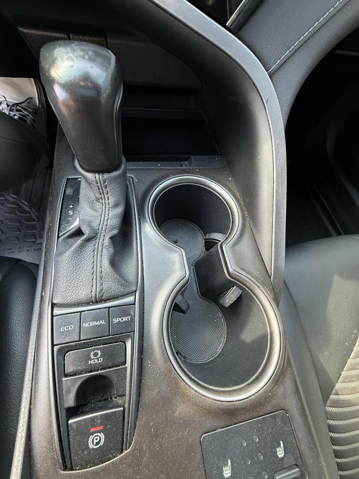 Toyota Camry  2023