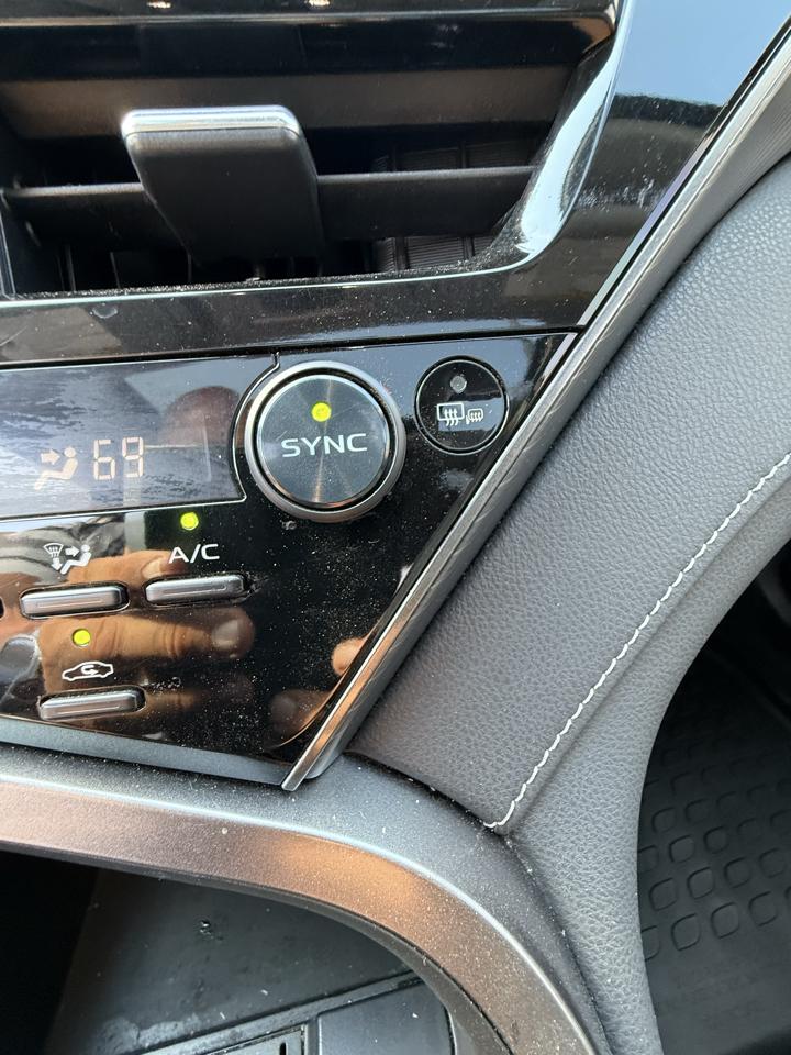 Toyota Camry  2023