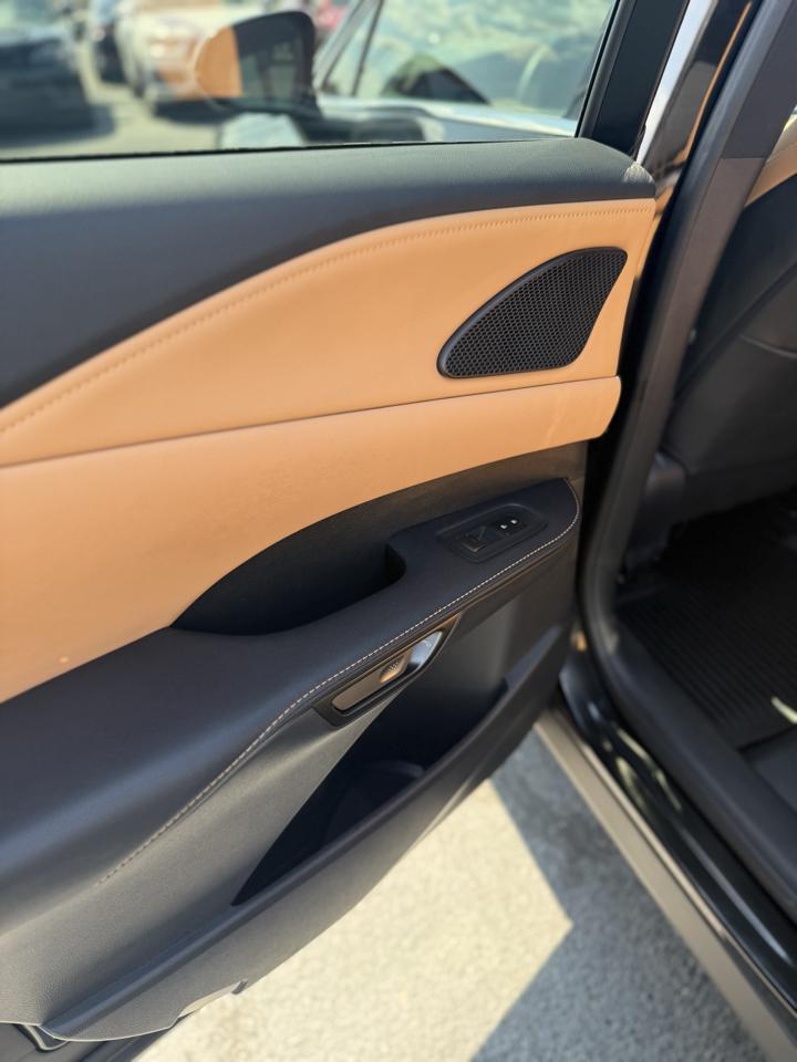 Lexus RX  2025