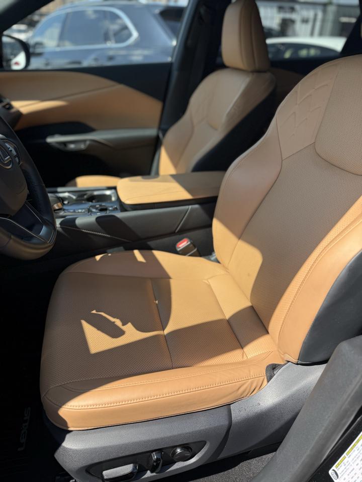 Lexus RX  2025