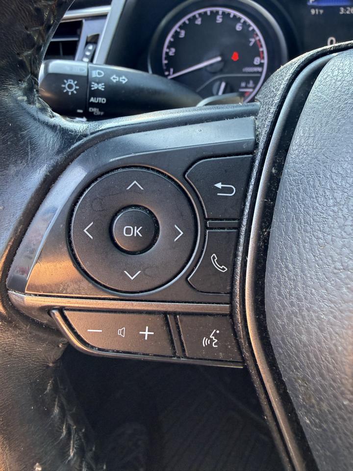 Toyota Camry SE 2021